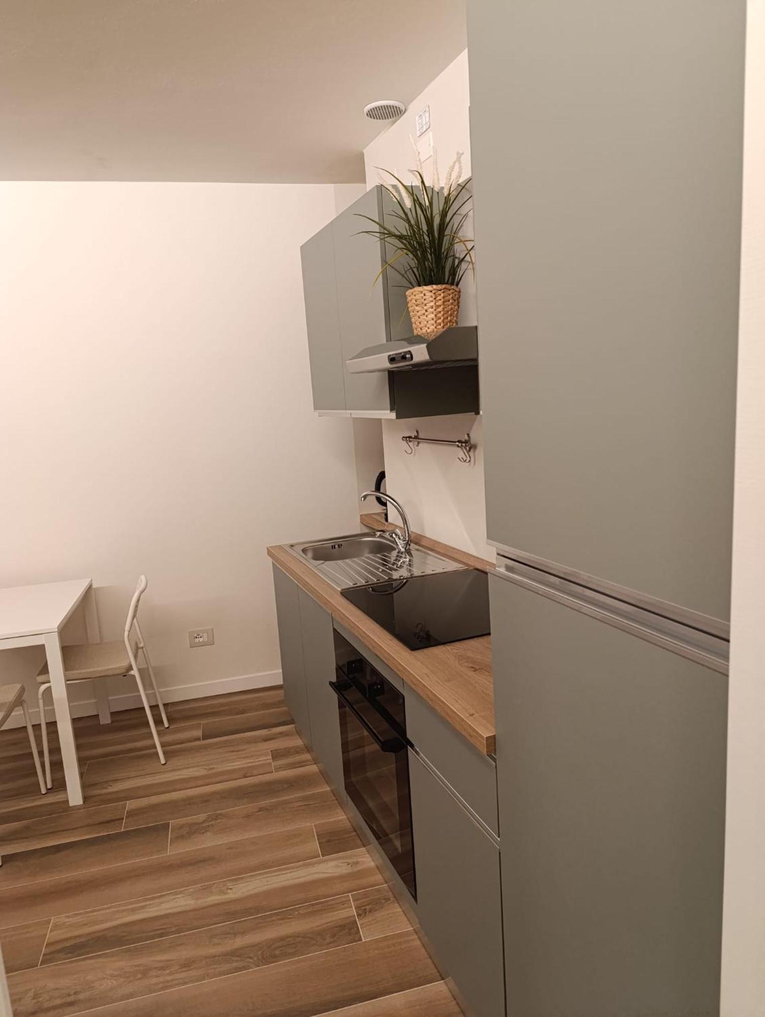 Appartement Il Giardino Di Laura à Toscolano Maderno Extérieur photo